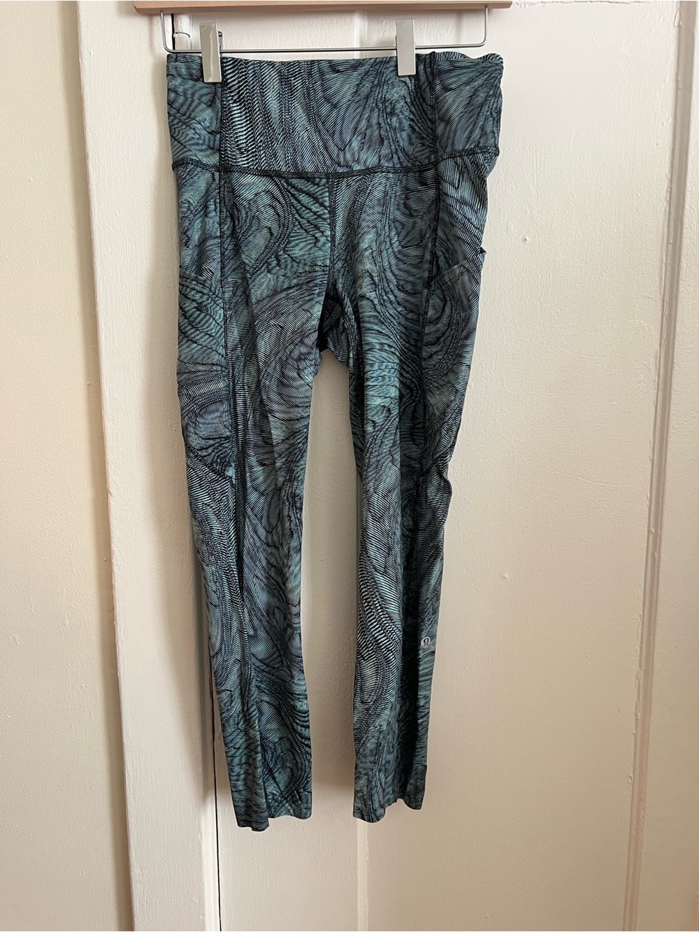 Lululemon Fast and Free High-Rise Crop 25" size 6